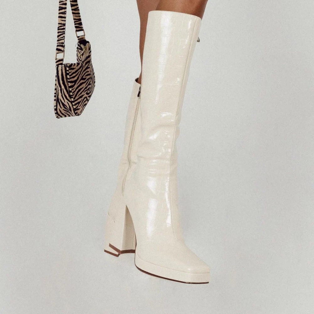 Montgomery boots cream crock BNWT still in box